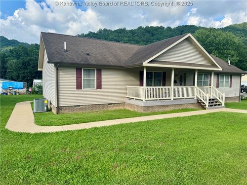 207 1st St W, Madison, WV, 25130-1025 | Card Image