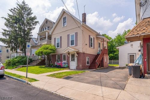 305 W Clay Ave, Roselle Park, NJ, 07204-1807 | Card Image