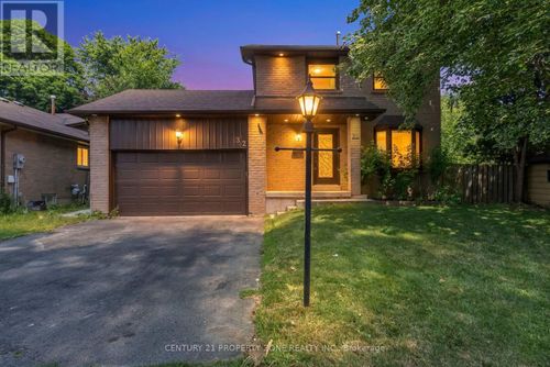32 Archibald St, Brampton, ON, L6X1L9 | Card Image