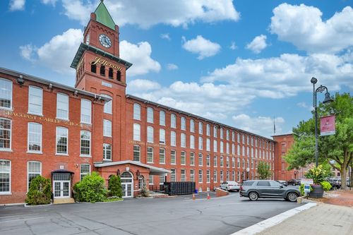 apt-43-670 N Commercial St, Manchester, NH, 03101-1166 | Card Image