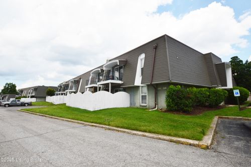 806 La Fontenay Ct, Louisville, KY, 40223-3027 | Card Image