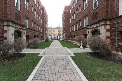 2d-3257 W Wrightwood Ave, Chicago, IL, 60647-1645 | Card Image