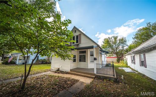 127 W James Blvd, Saint James, MO, 65559-1915 | Card Image