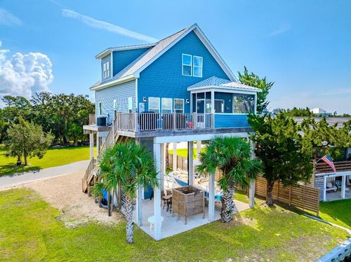 28 Gulf Breeze Dr, Crawfordville, FL, 32327-4650 | Card Image