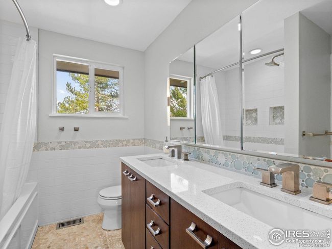 Upper bathroom remodeled | Image 12