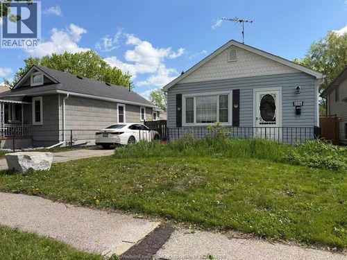 2374 Meighen Rd, Windsor, ON, N8W4B9 | Card Image