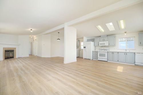 209 Yosemite Rd, San Rafael, CA, 94903-2216 | Card Image