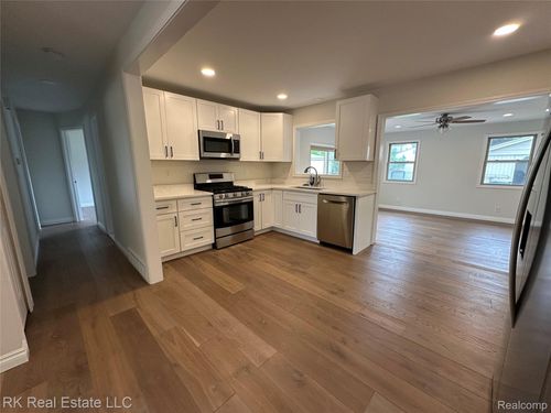 2364 Garry Dr, Troy, MI, 48083-2360 | Card Image