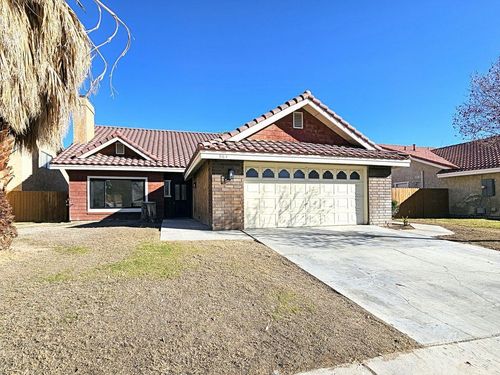 964 Roosevelt St, Ridgecrest, CA, 93555-5524 | Card Image