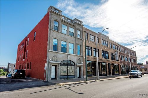 221 Elizabeth St, Utica, NY, 13501-2218 | Card Image