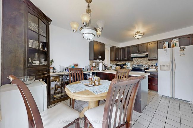 69 Red Maple Dr, House other with 4 bedrooms, 2 bathrooms and 2 parking in Brampton ON | Image 6