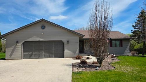1209 Stonebridge Dr, Howards Grove, WI, 53083 | Card Image