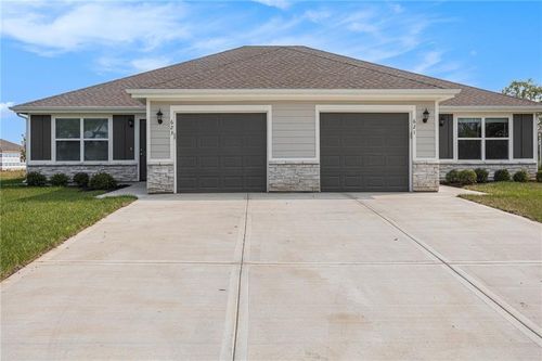 622-620-622 Fall Meadow Ln, Belton, MO, 64012-7856 | Card Image