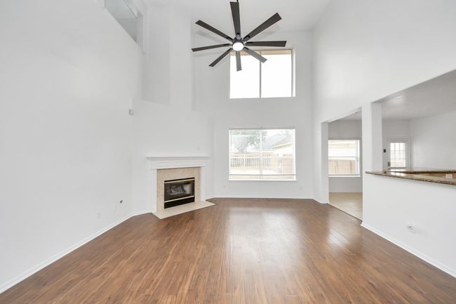 1605 Spring Glen Ln, House other with 5 bedrooms, 4 bathrooms and 2 parking in Pearland TX | Image 6