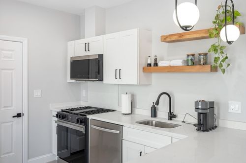 apt-1-35 Sagamore Ave, Chelsea, MA, 02150-1339 | Card Image