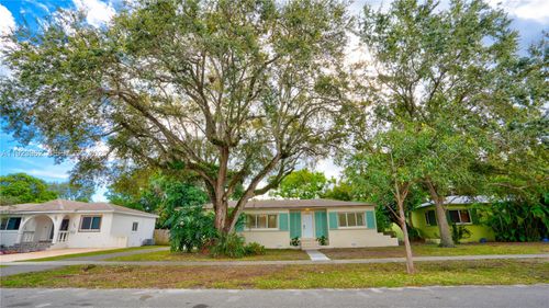 1230 Ne 133rd St, North Miami, FL, 33161-4341 | Card Image