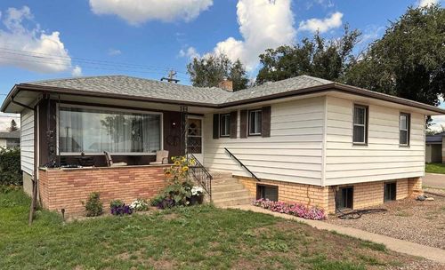 702 8 St Sw, Medicine Hat, AB, T1A4M6 | Card Image