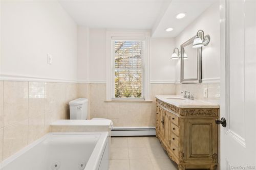 3475 Oaklawn Ave, Southold, NY, 11971-1943 | Card Image