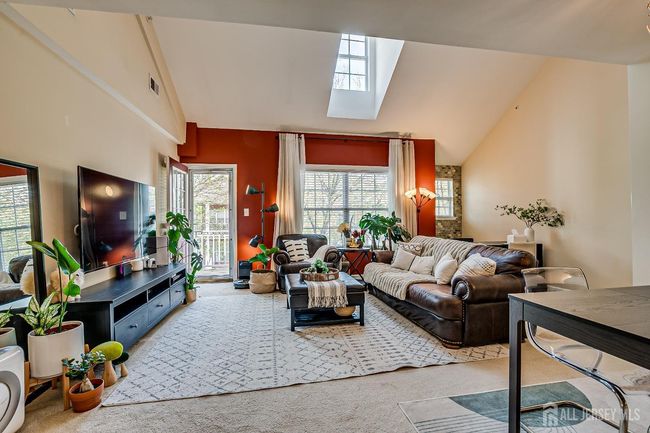52 Central Square Park, Townhouse with 2 bedrooms, 2 bathrooms and null parking in Metuchen NJ | Image 12