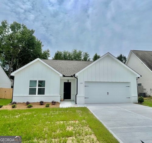 108 Savannah Way, Milner, GA, 30257-3211 | Card Image