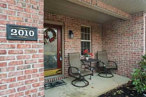 2010 Bandek Ln, Lawrence, PA, 15055-1040 | Card Image