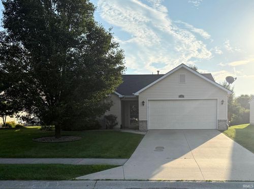 11025 La Fortuna Way, Roanoke, IN, 46783-8929 | Card Image