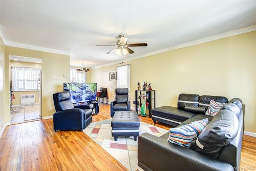 627 Beach 65th St, Arverne, NY, 11692-1328 | Card Image