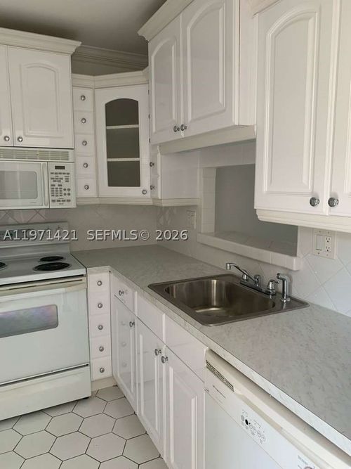405-5003 Nw 35th St, Lauderdale Lakes, FL, 33319-5241 | Card Image