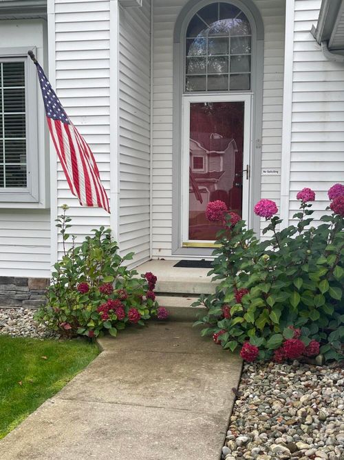 2205 Lake Wood Dr, Jackson, MI, 49203-5578 | Card Image