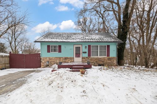 517 W Commerce St, Milford, MI, 48381-1825 | Card Image