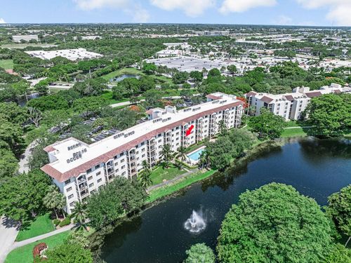 306-2105 Lavers Cir, Delray Beach, FL, 33444-7606 | Card Image