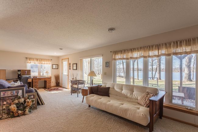 Family Room | Image 35