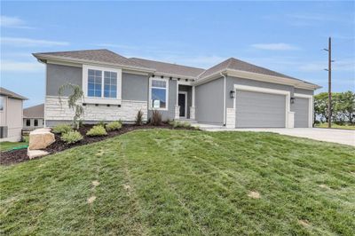 19440 W 202nd Street, House other with 4 bedrooms, 3 bathrooms and null parking in Spring Hill KS | Image 3