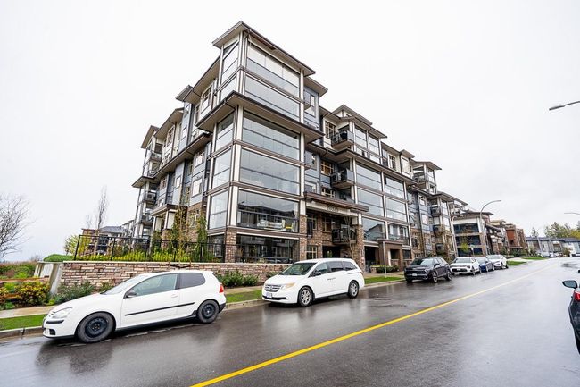 310 - 20325 85 Avenue, Condo with 3 bedrooms, 2 bathrooms and 2 parking in Langley BC | Image 3