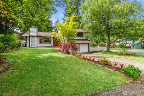1933 Dayton Dr Se, Renton, WA, 98055-4563 | Card Image