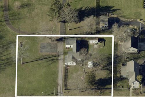 3939 Elm St, Grove City, OH, 43123-2558 | Card Image