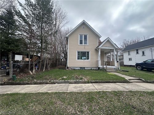 284 Clay St, Conneaut, OH, 44030-1912 | Card Image