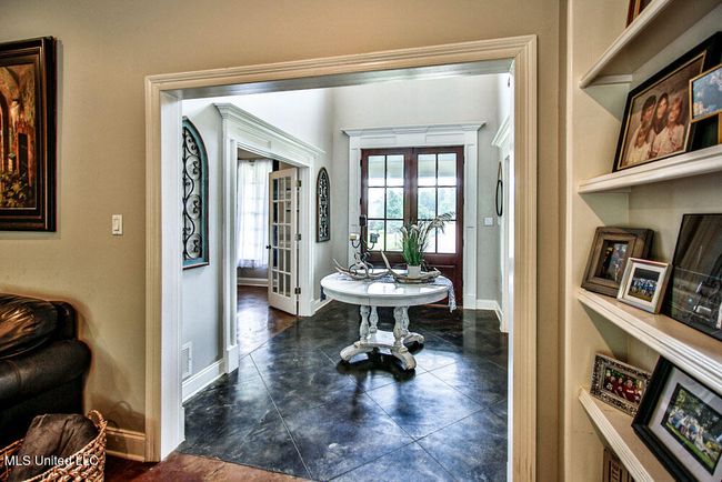 Formal Dining Room and Office | Image 10