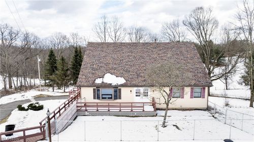 140 Iris Ln, Colliers, WV, 26035-1362 | Card Image