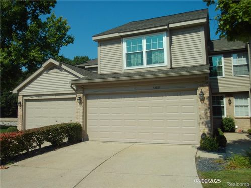 43885 Stoney Ln, Sterling Heights, MI, 48313-2264 | Card Image