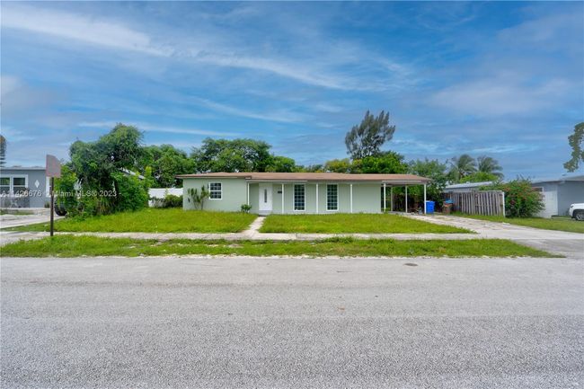 0 - 272 Ne 42nd St, House other with 3 bedrooms, 2 bathrooms and null parking in Deerfield Beach FL | Image 1