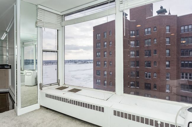 Living room with view of Detroit River | Image 10
