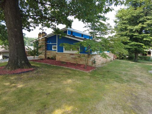 117 Edgewood Dr, Bedford, IN, 47421-3979 | Card Image
