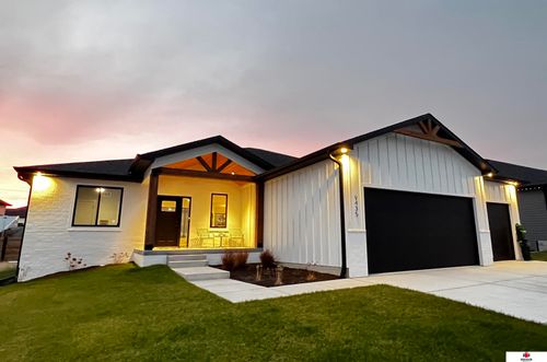 9435 Breashears St, Lincoln, NE, 68516 | Card Image