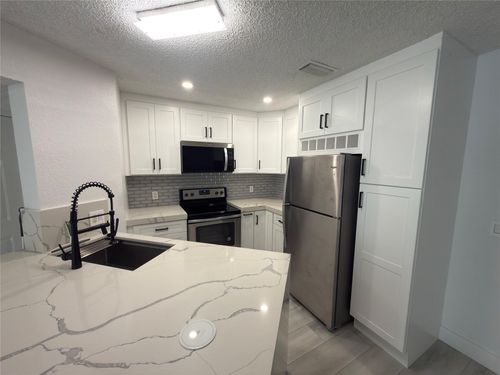 214-3470 Pinewalk Dr N, Margate, FL, 33063-7868 | Card Image