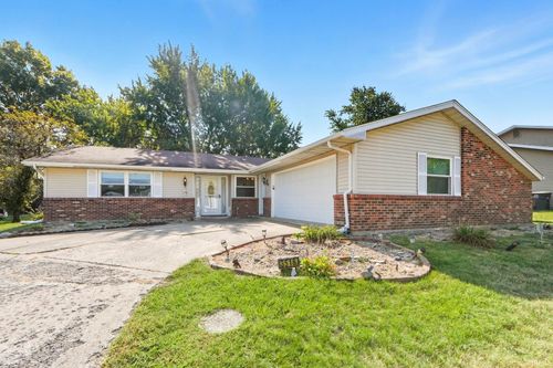3516 Debeney Dr, Fort Wayne, IN, 46816-2745 | Card Image