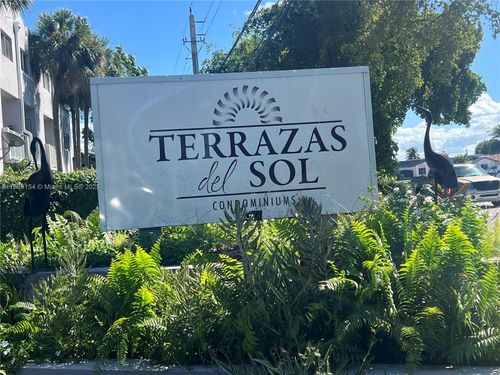 apt-203-2750 W 76th St, Hialeah, FL, 33016-5626 | Card Image