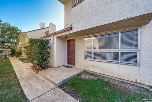 20-7123 Thrush View Ln, San Antonio, TX, 78209-3550 | Card Image