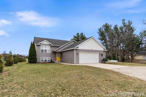 8700 142nd Ave, West Olive, MI, 49460-8545 | Card Image