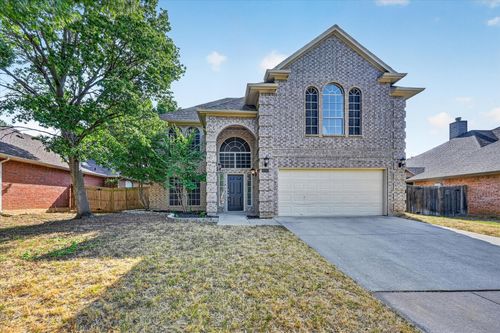 6215 Kingswood Dr, Arlington, TX, 76001-5473 | Card Image